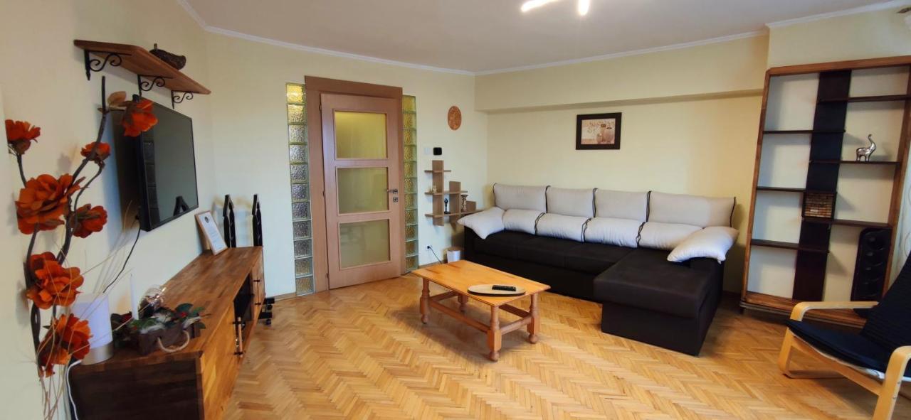 Apartment Palace Of Parliament Bucarest Esterno foto