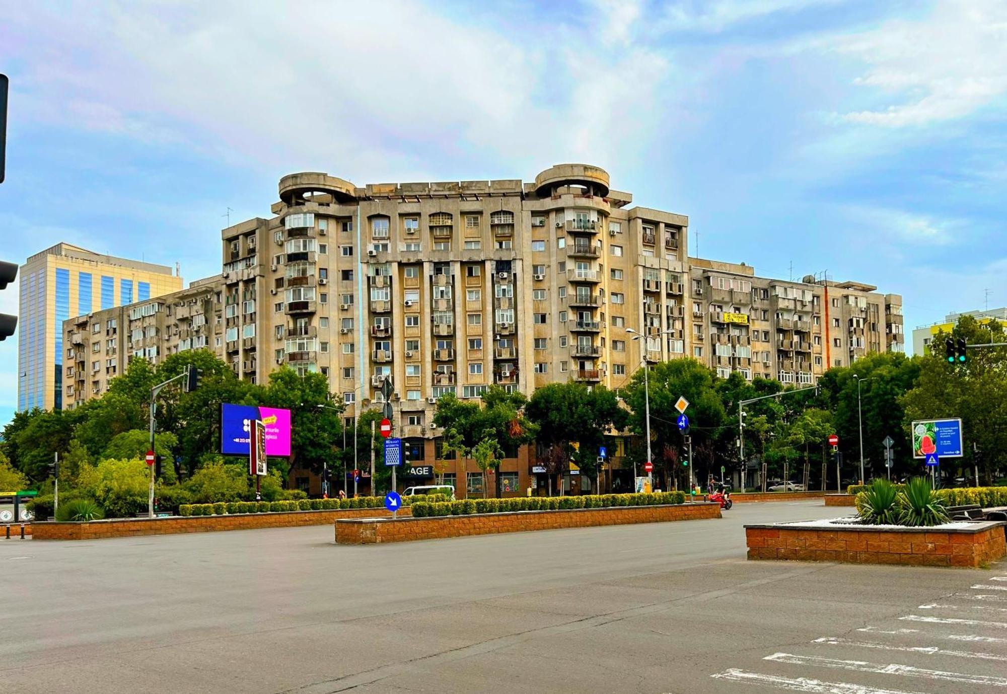 Apartment Palace Of Parliament Bucarest Esterno foto