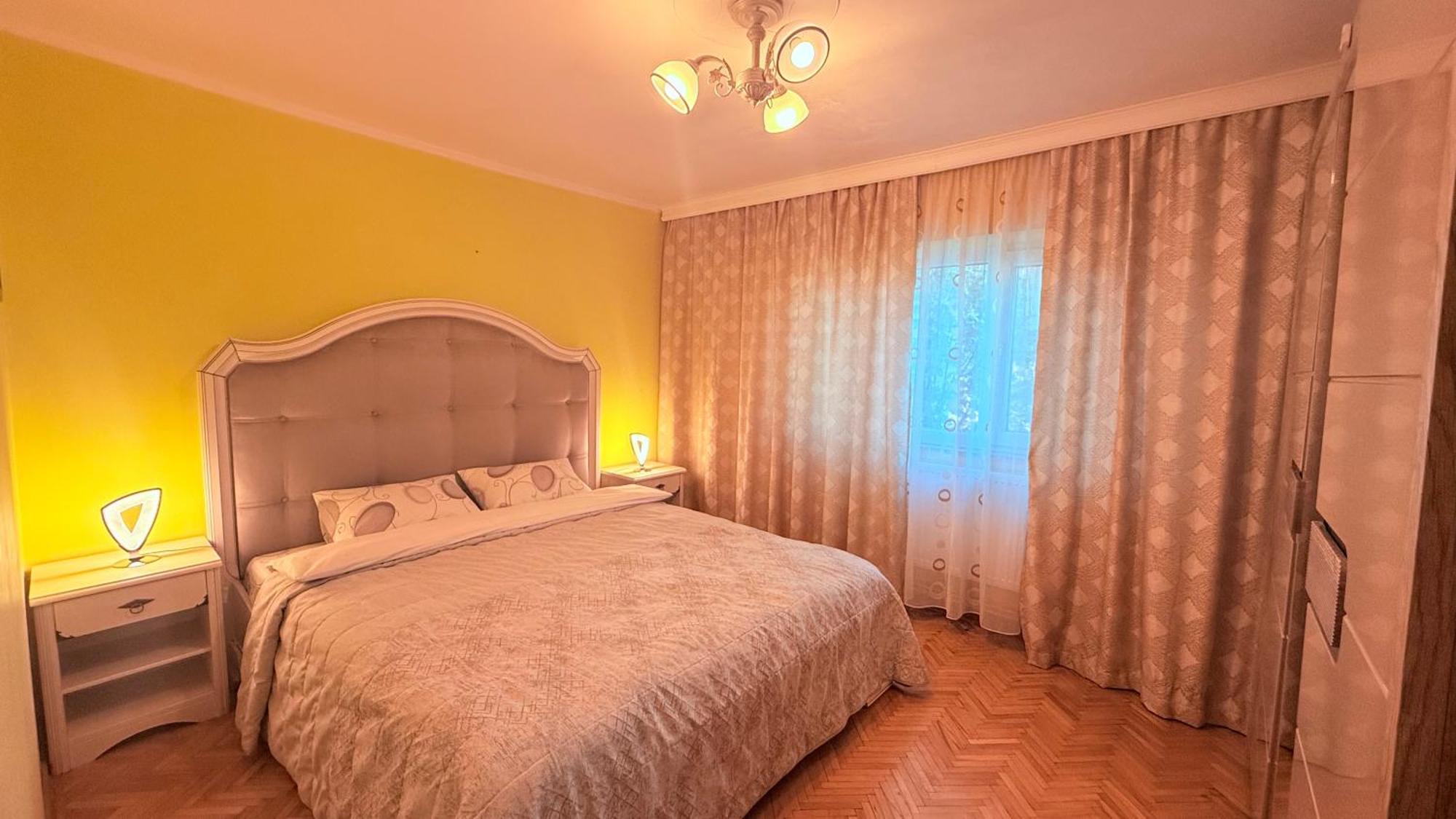Apartment Palace Of Parliament Bucarest Esterno foto
