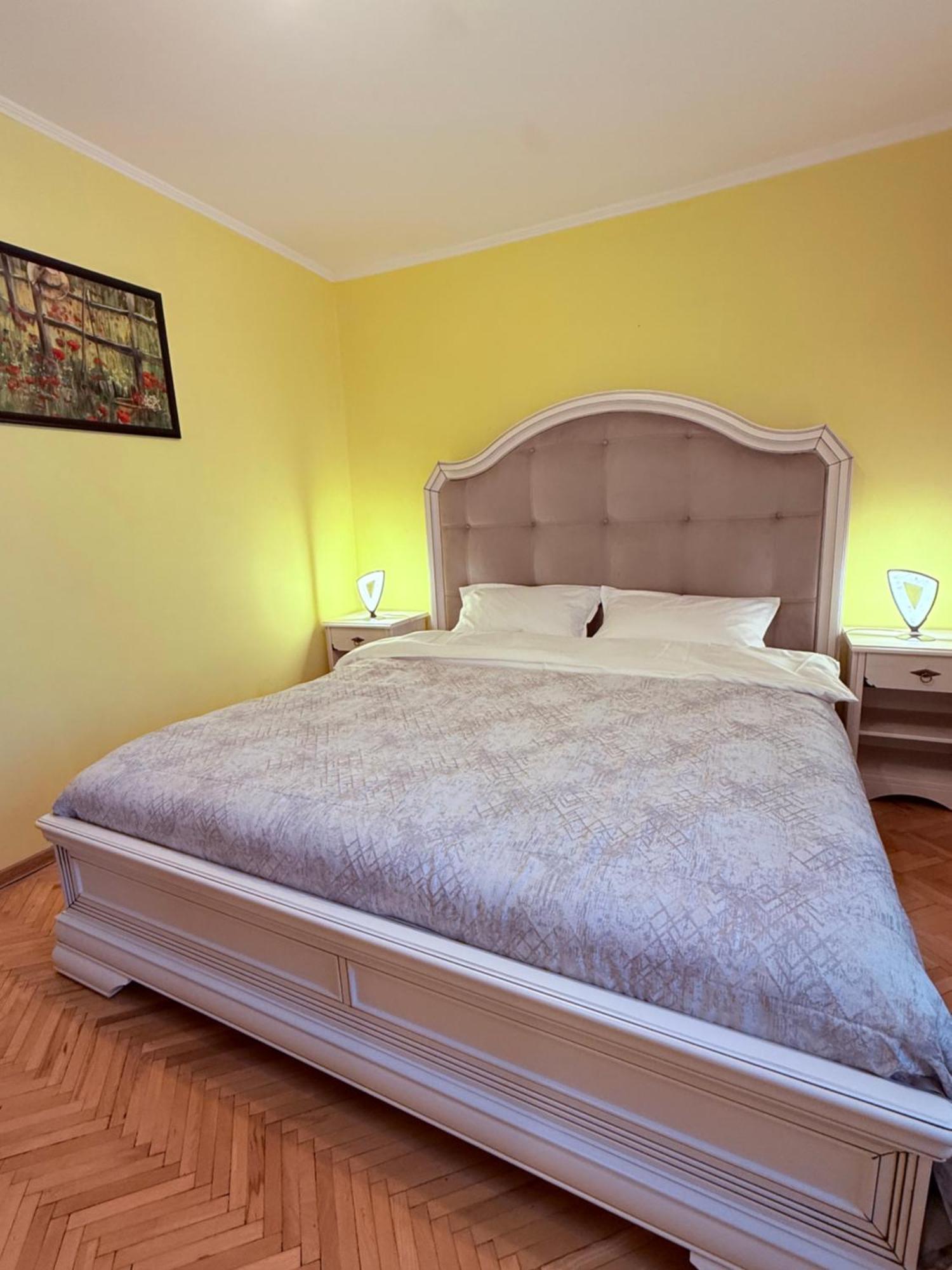 Apartment Palace Of Parliament Bucarest Esterno foto
